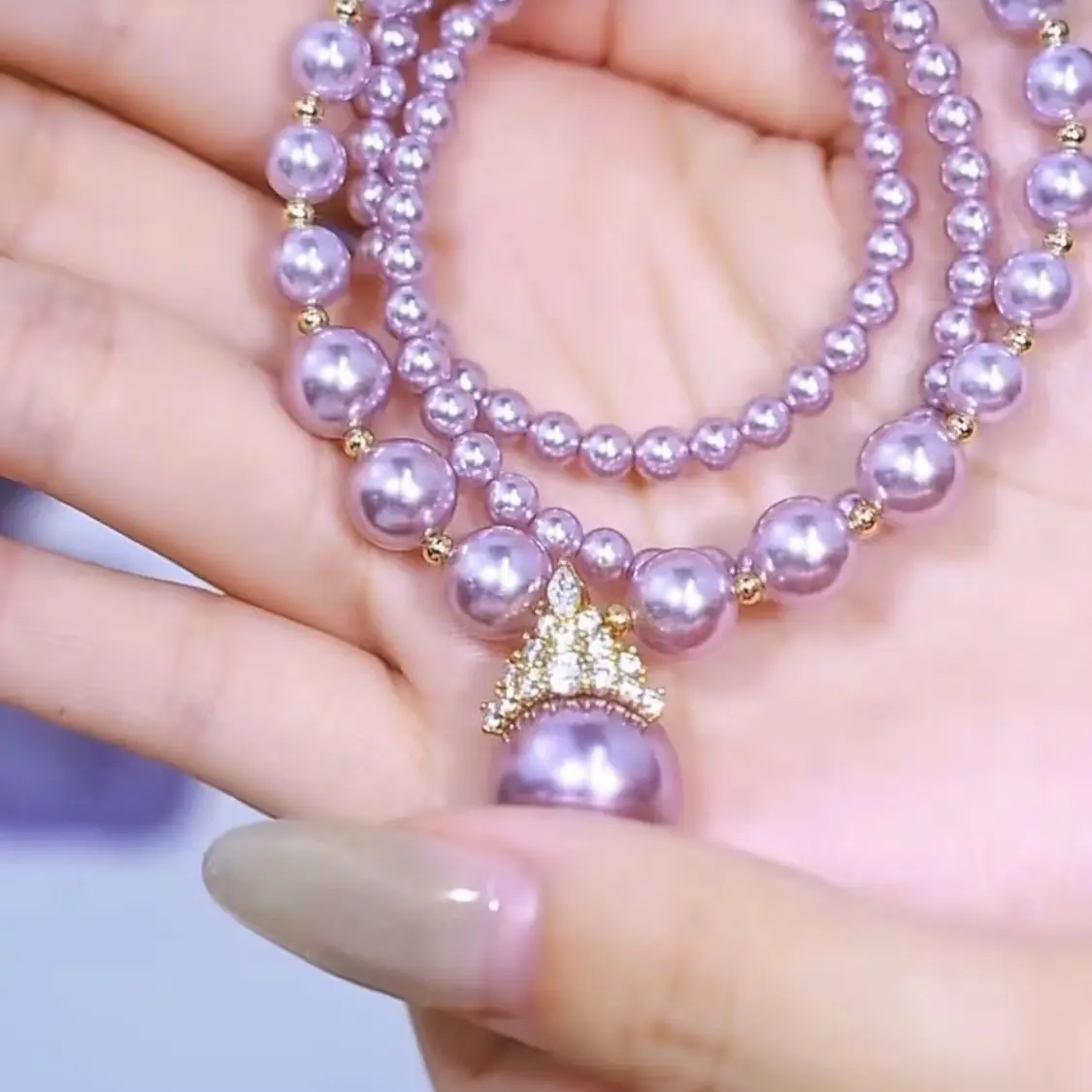 French Luxury Pearl Crown Necklace with Gold Accents — feature 6