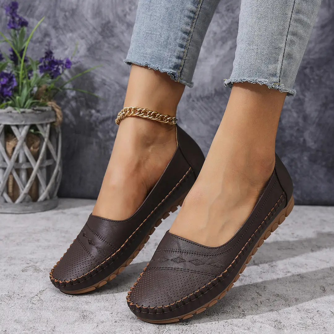 Large Size New Foreign Trade Stitching Laser Women's Flats Loafers Foreign Trade Cross-Border E-Commerce Supply Retro - Image 3