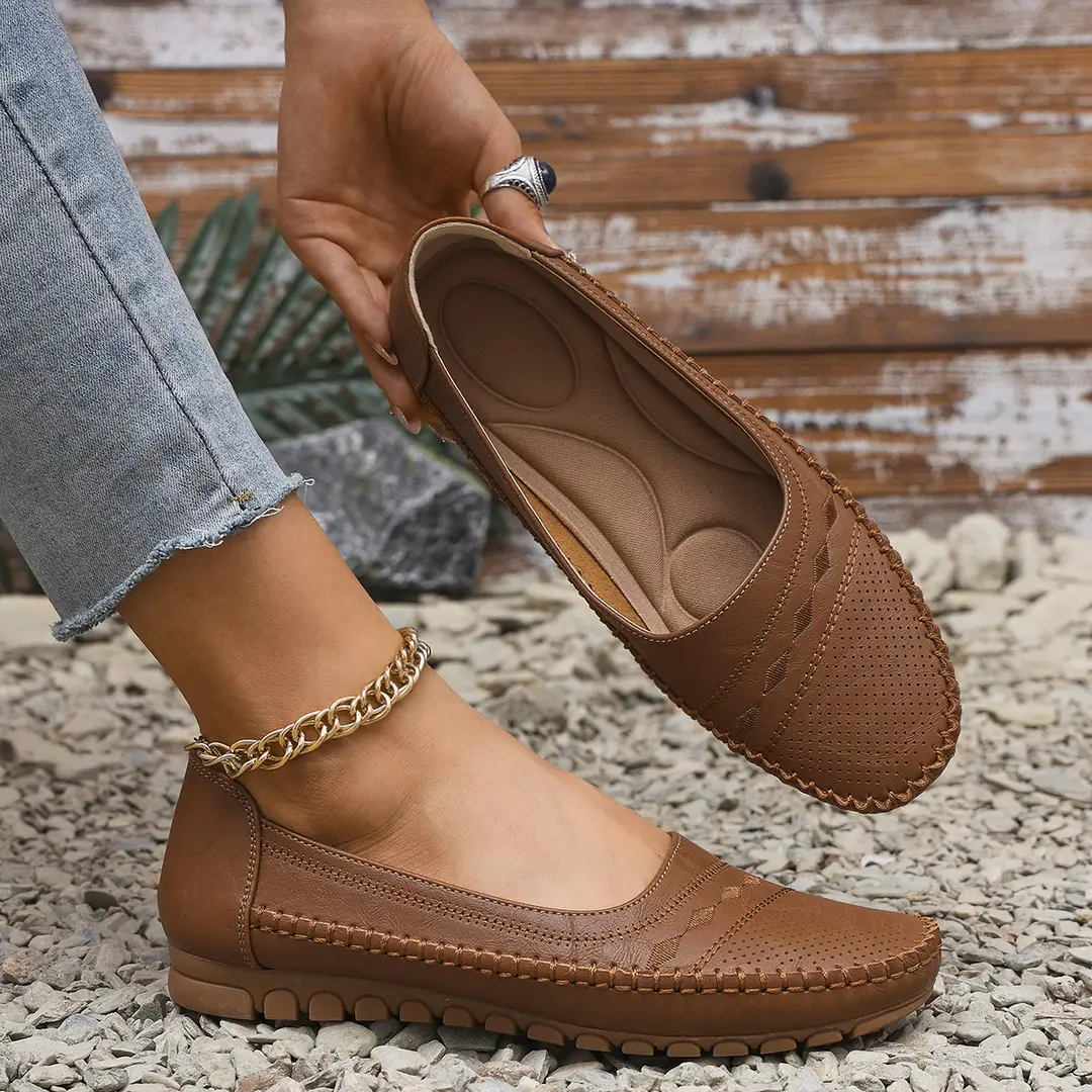 Large Size New Foreign Trade Stitching Laser Women's Flats Loafers Foreign Trade Cross-Border E-Commerce Supply Retro - Image 4