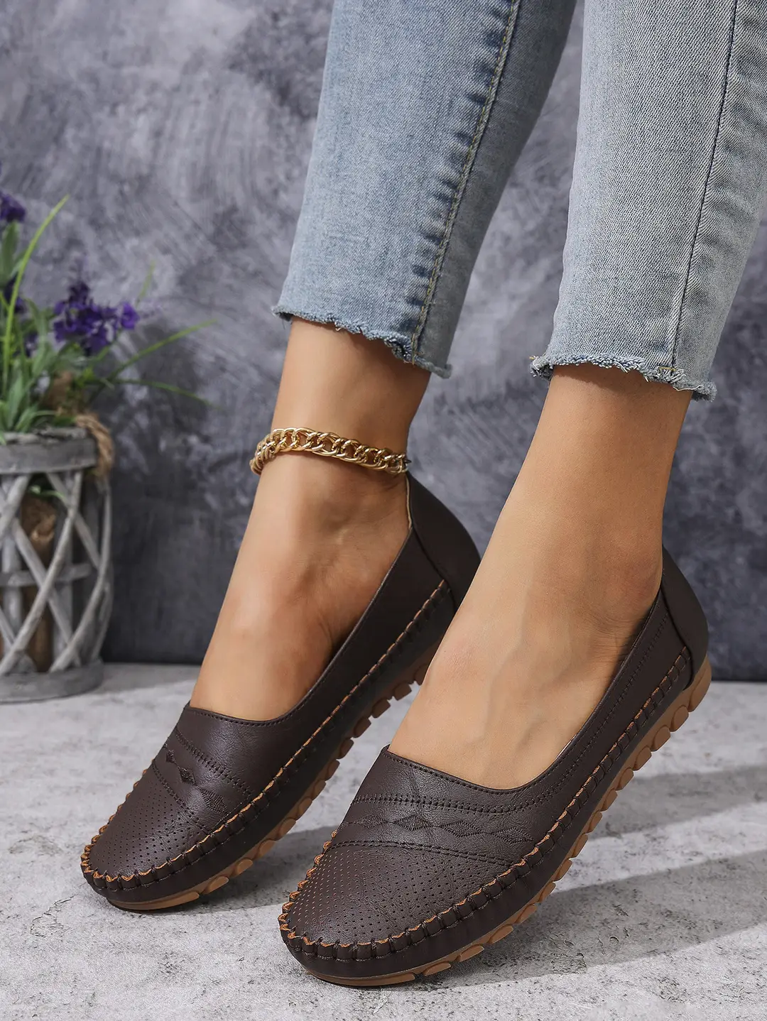 Large Size New Foreign Trade Stitching Laser Women's Flats Loafers Foreign Trade Cross-Border E-Commerce Supply Retro — feature 10