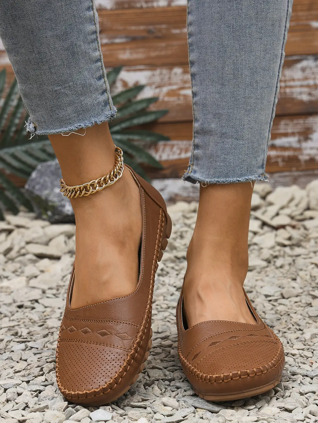 Large Size New Foreign Trade Stitching Laser Women's Flats Loafers Foreign Trade Cross-Border E-Commerce Supply Retro — feature 4