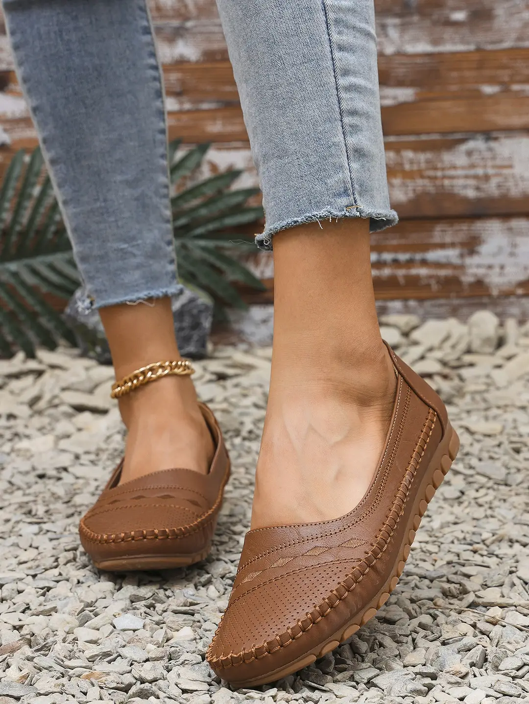 Large Size New Foreign Trade Stitching Laser Women's Flats Loafers Foreign Trade Cross-Border E-Commerce Supply Retro — feature 5