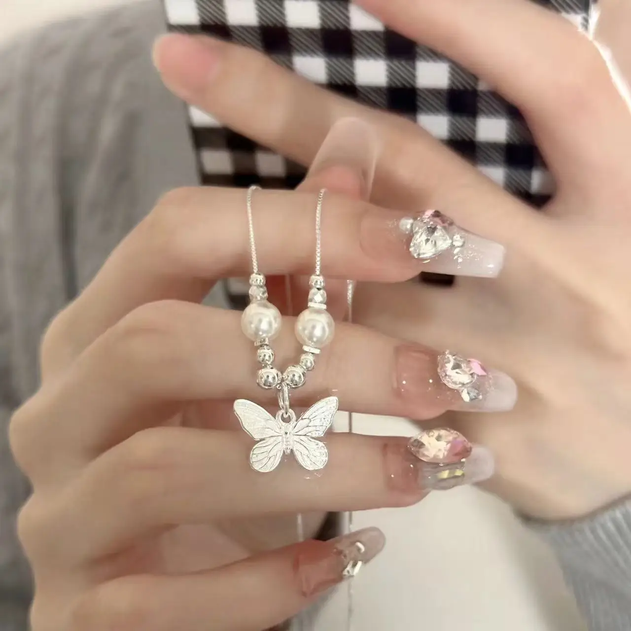 Double Layer Butterfly Necklace Women's Light Luxury Collarbone Chain - Image 2