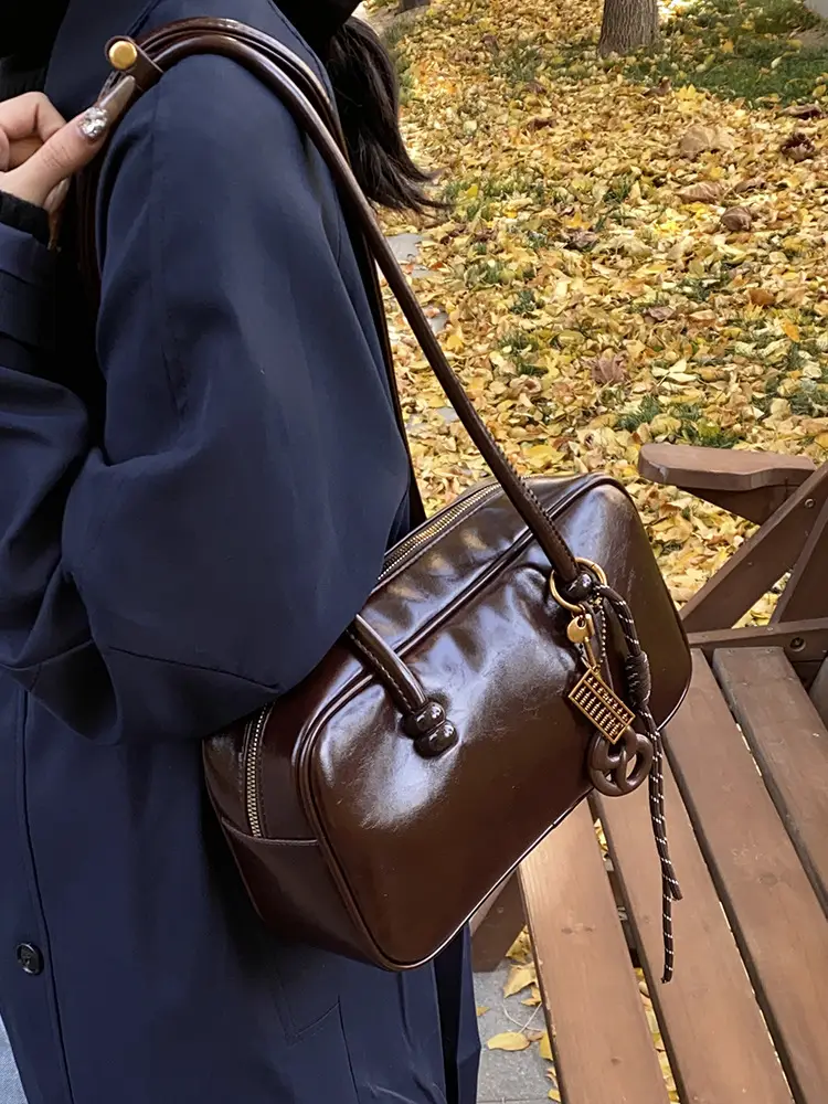 Women's Retro Boston Bag Oil Wax Leather Shoulder Commuter