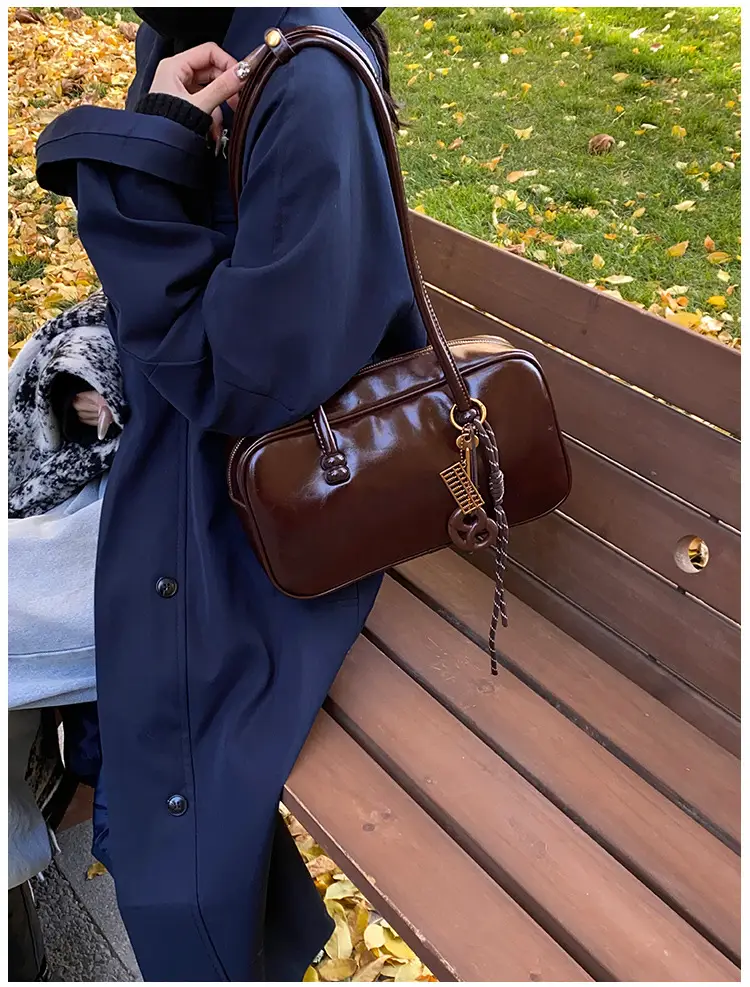 Women's Retro Boston Bag Oil Wax Leather Shoulder Commuter — feature 14