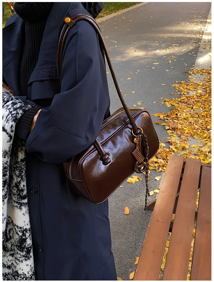 Women's Retro Boston Bag Oil Wax Leather Shoulder Commuter — feature 15