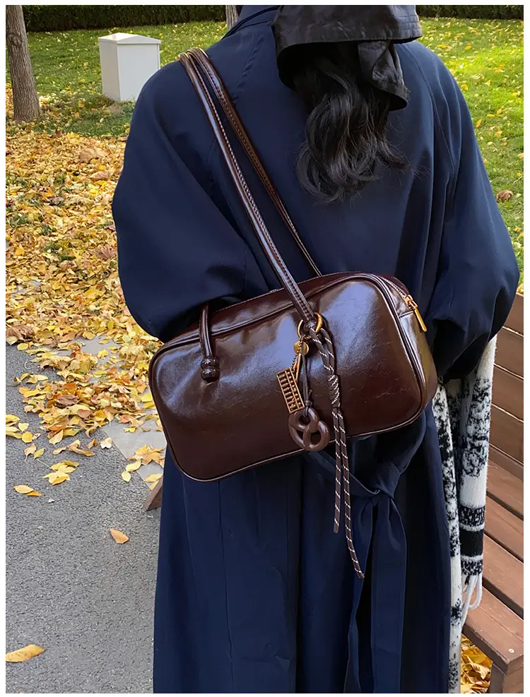 Women's Retro Boston Bag Oil Wax Leather Shoulder Commuter — feature 16