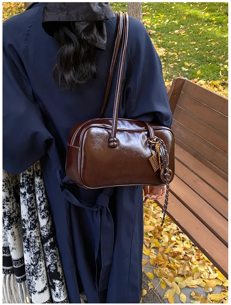 Women's Retro Boston Bag Oil Wax Leather Shoulder Commuter — feature 18