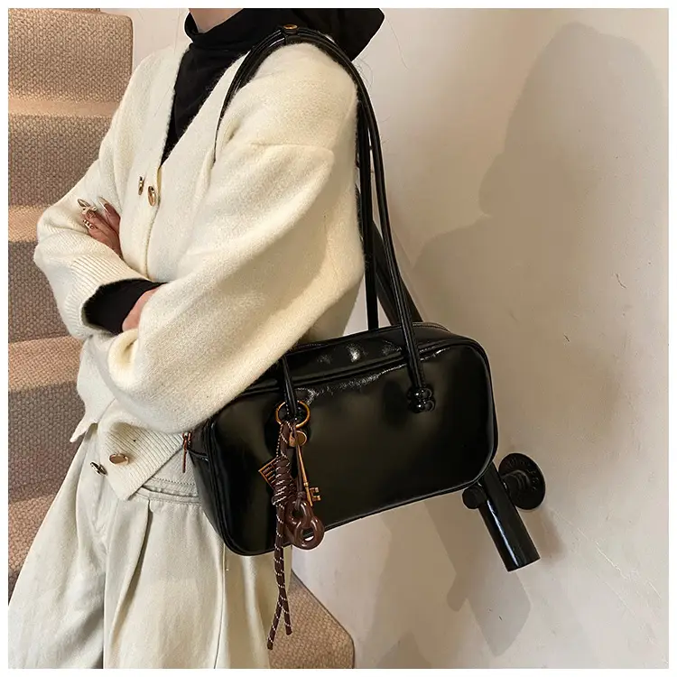 Women's Retro Boston Bag Oil Wax Leather Shoulder Commuter — feature 20