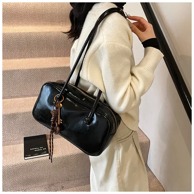 Women's Retro Boston Bag Oil Wax Leather Shoulder Commuter — feature 22