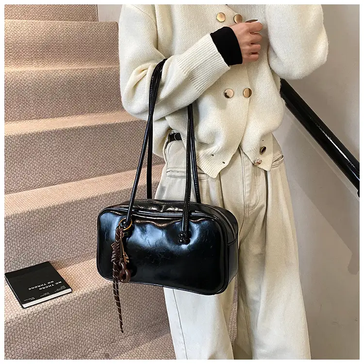 Women's Retro Boston Bag Oil Wax Leather Shoulder Commuter — feature 23
