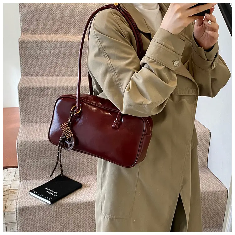 Women's Retro Boston Bag Oil Wax Leather Shoulder Commuter — feature 27