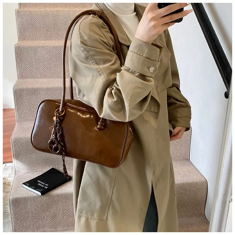 Women's Retro Boston Bag Oil Wax Leather Shoulder Commuter — feature 29