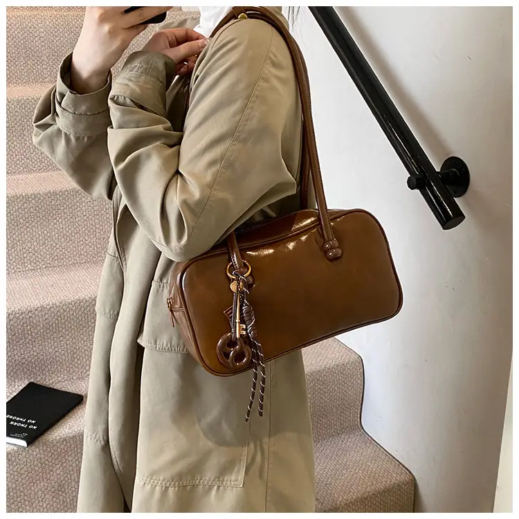 Women's Retro Boston Bag Oil Wax Leather Shoulder Commuter — feature 30