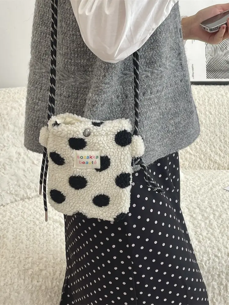 Autumn Plush Messenger Bag Brown Heart Pattern - Image 15