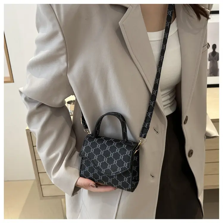 Women's Retro Crossbody Bag Small 2024 - Image 7