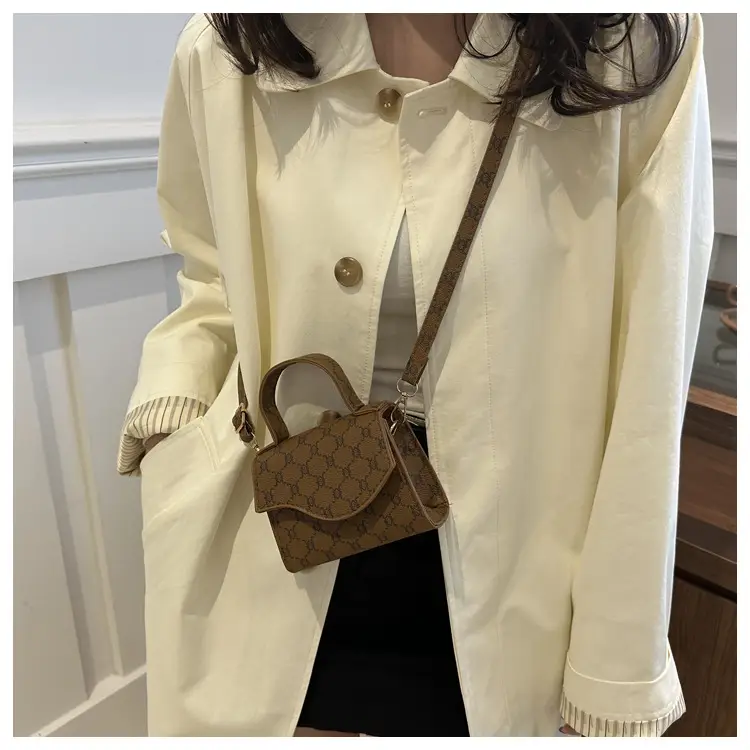 Women's Retro Crossbody Bag Small 2024 — feature 17