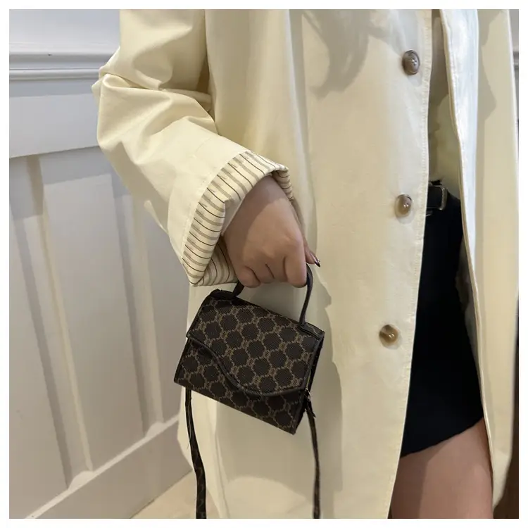 Women's Retro Crossbody Bag Small 2024 — feature 18