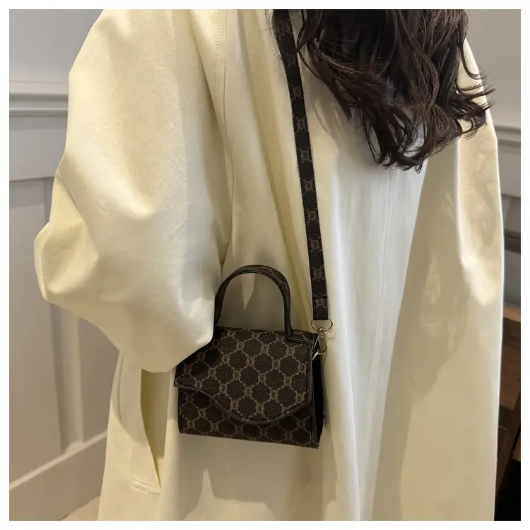 Women's Retro Crossbody Bag Small 2024 — feature 19