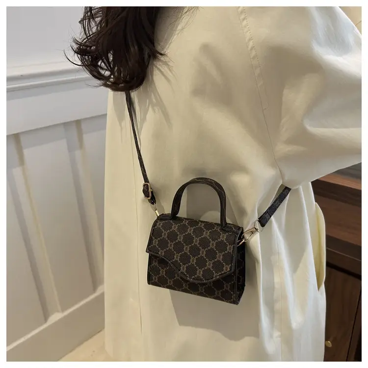 Women's Retro Crossbody Bag Small 2024 — feature 21