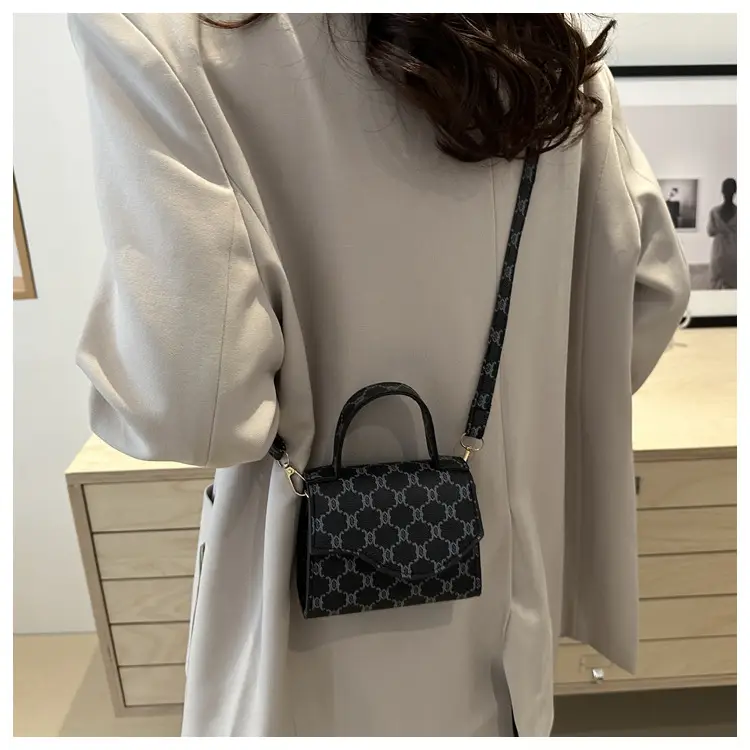 Women's Retro Crossbody Bag Small 2024 — feature 25