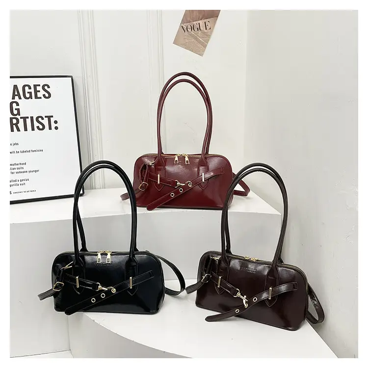 Women's Brown Leather Shoulder Bag with Gold Hardware - Image 4