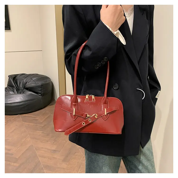 Women's Brown Leather Shoulder Bag with Gold Hardware - Image 5