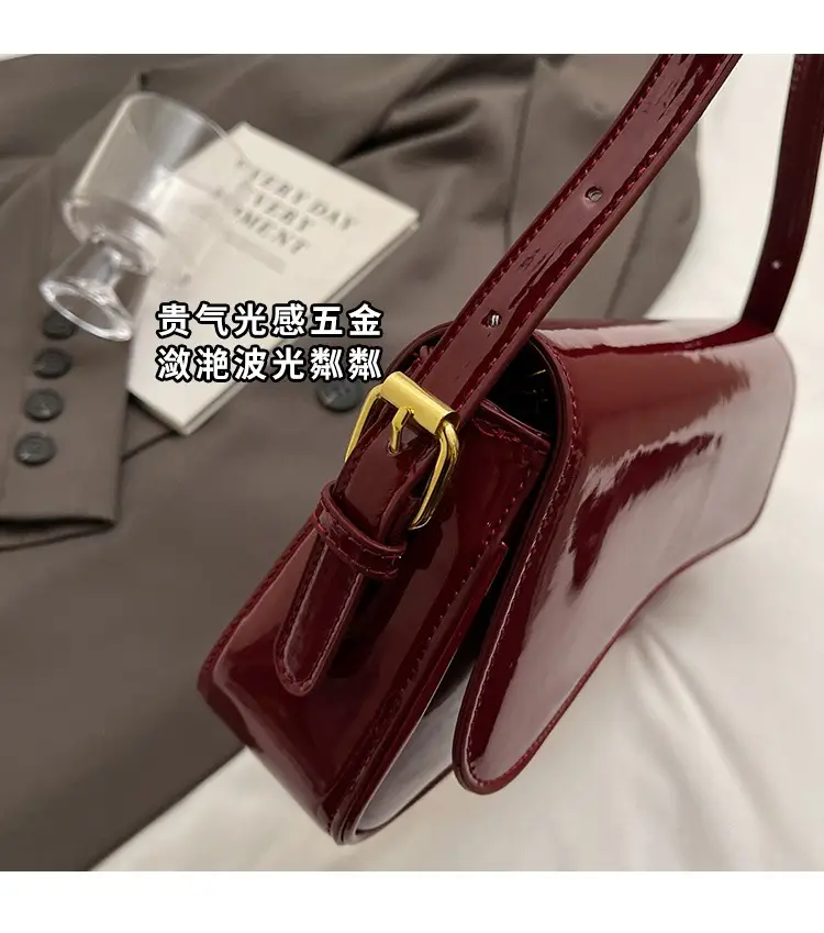 Black Magnetic Buckle Shoulder Bag for Women — feature 4