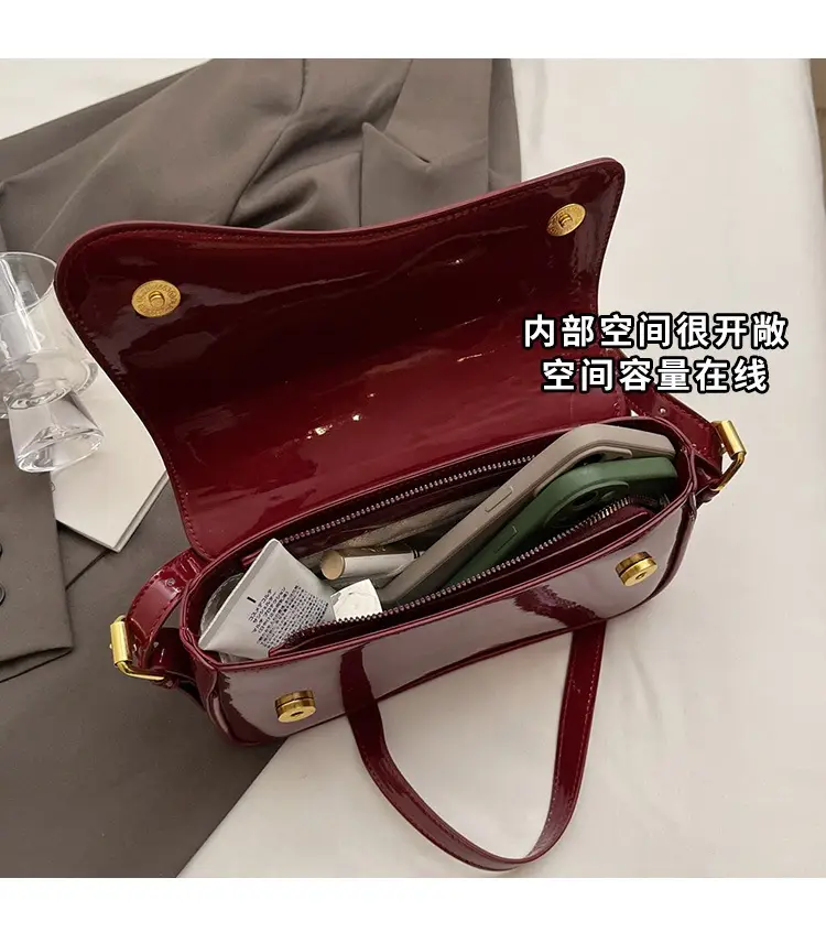 Black Magnetic Buckle Shoulder Bag for Women — feature 7