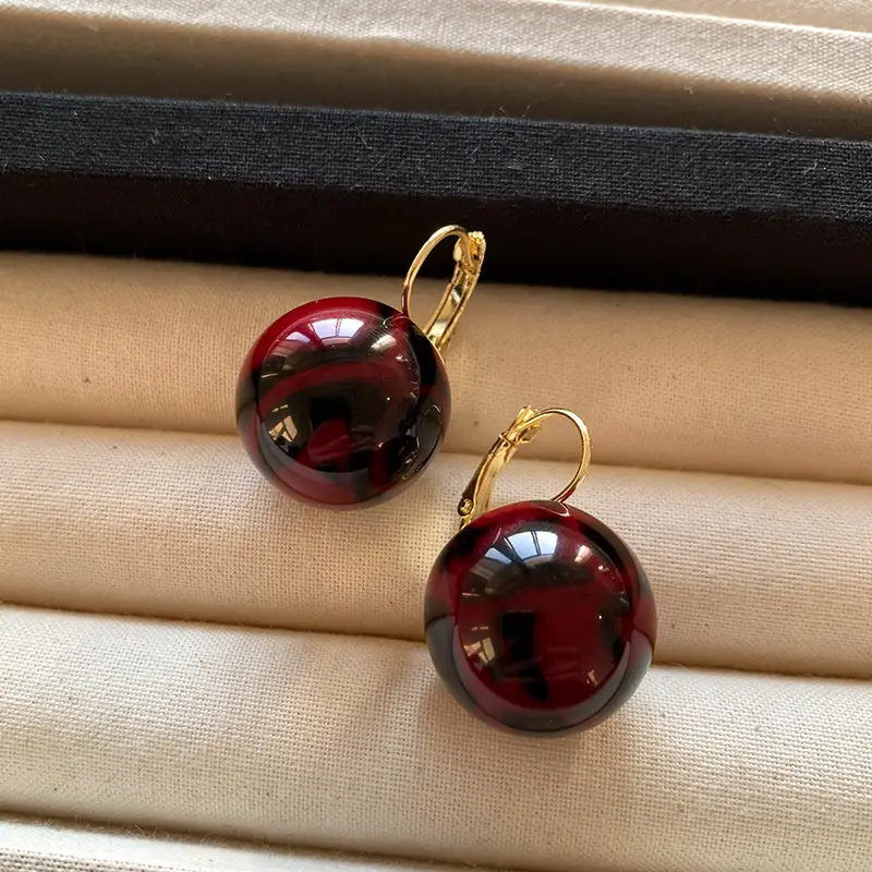 Female Zircon Geometric Pearl Earrings Autumn Winter 2024 - Image 12