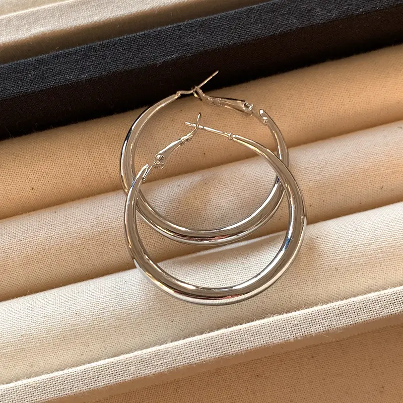 Female Zircon Geometric Pearl Earrings Autumn Winter 2024 - Image 15