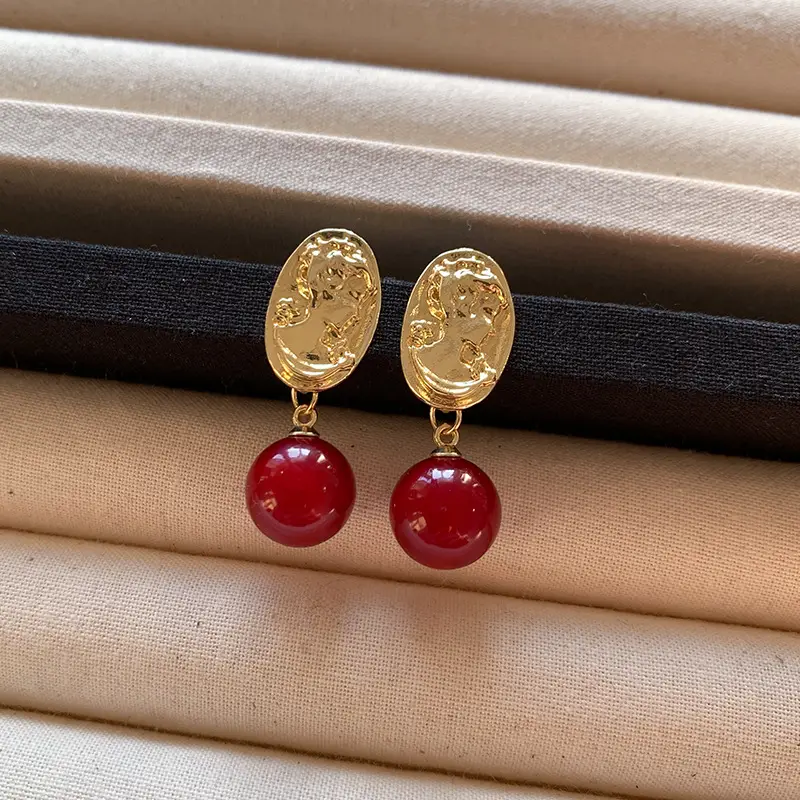Female Zircon Geometric Pearl Earrings Autumn Winter 2024 - Image 16