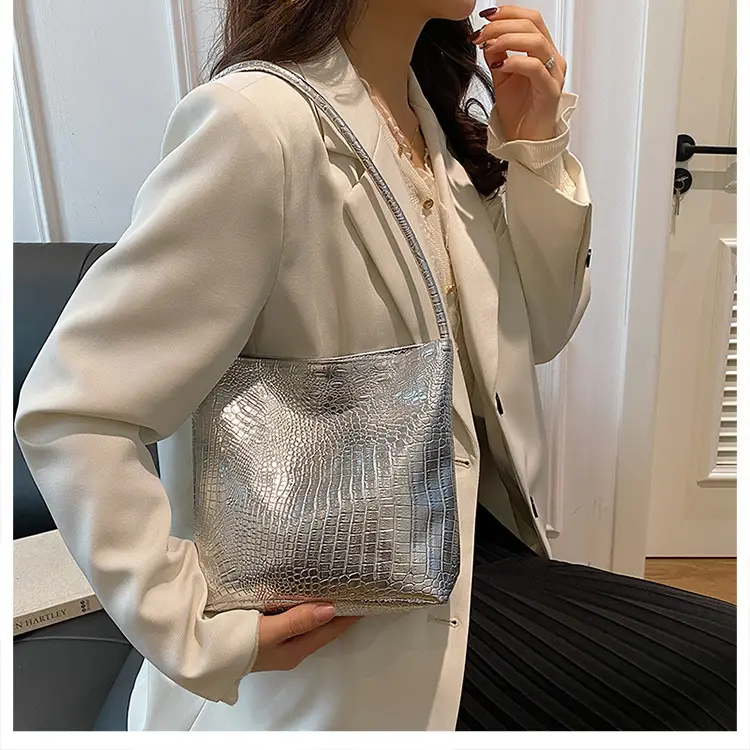 Black Croc Texture Shoulder Bag for Women 2024 — feature 13