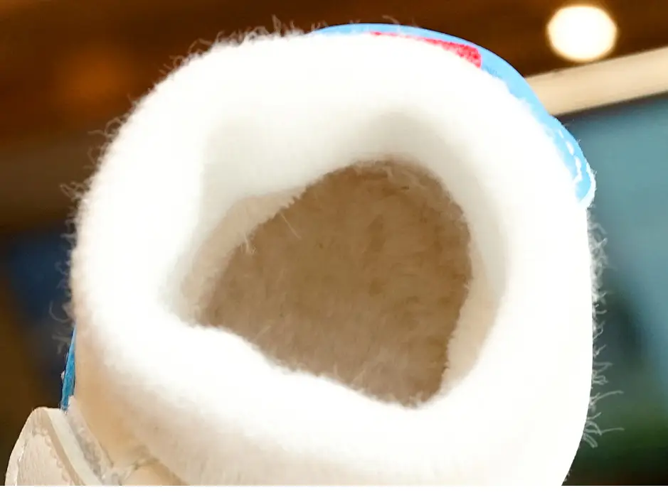 White Fleece Baby Shoes for 0-1 Years Non-Slip Winter — feature 1