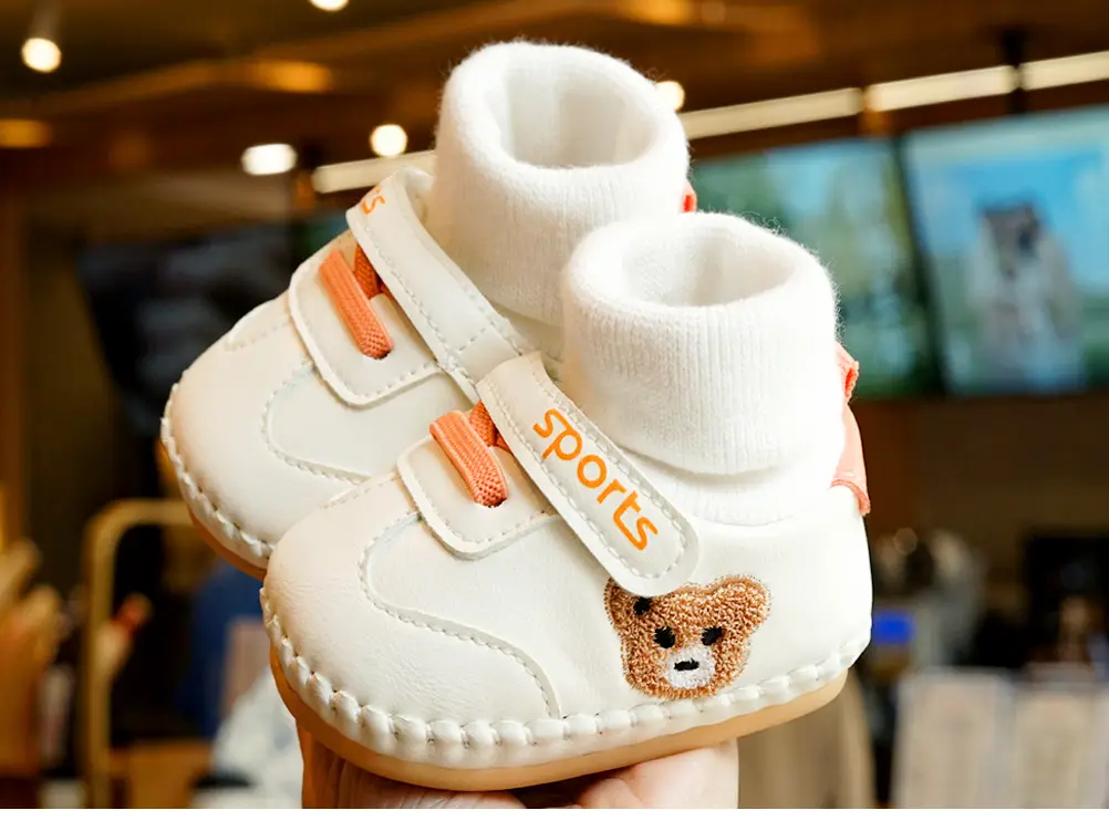 White Fleece Baby Shoes for 0-1 Years Non-Slip Winter — feature 4