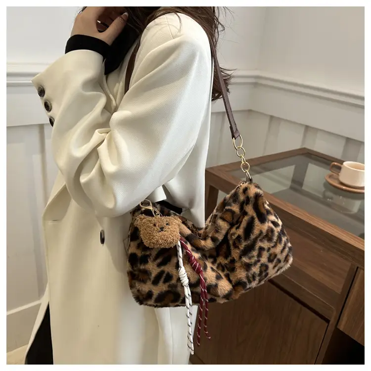 2024 New Leopard Print Fleece Shoulder Bag Women — feature 13