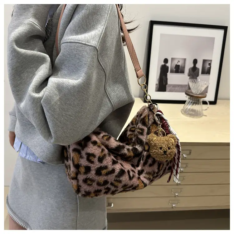 2024 New Leopard Print Fleece Shoulder Bag Women — feature 16