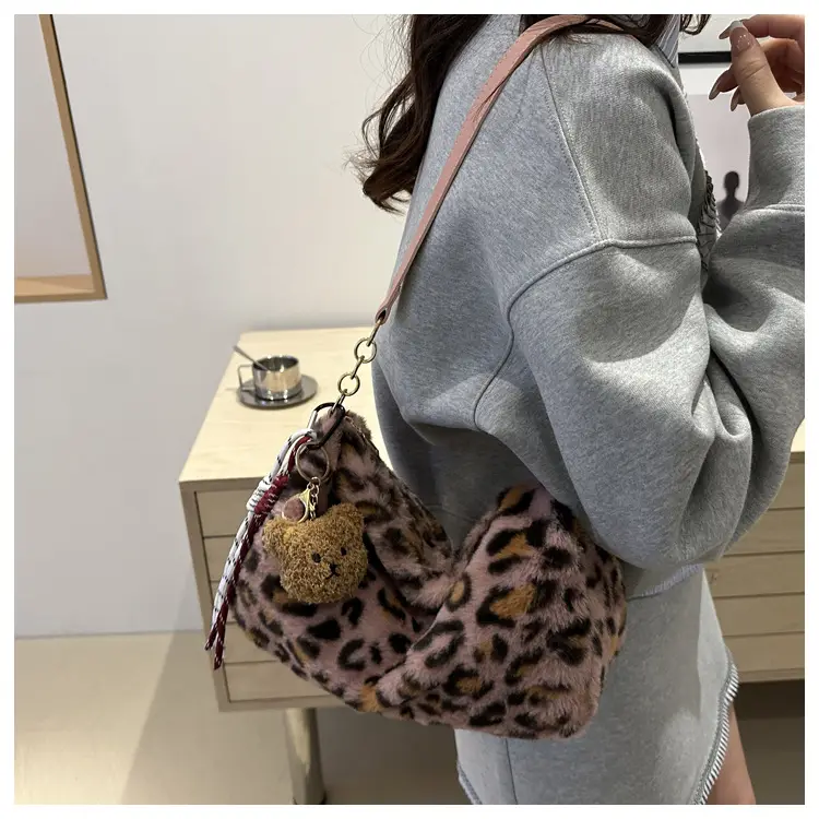 2024 New Leopard Print Fleece Shoulder Bag Women — feature 17
