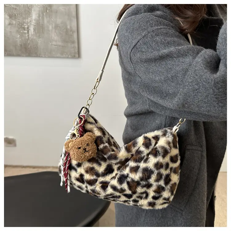 2024 New Leopard Print Fleece Shoulder Bag Women — feature 9