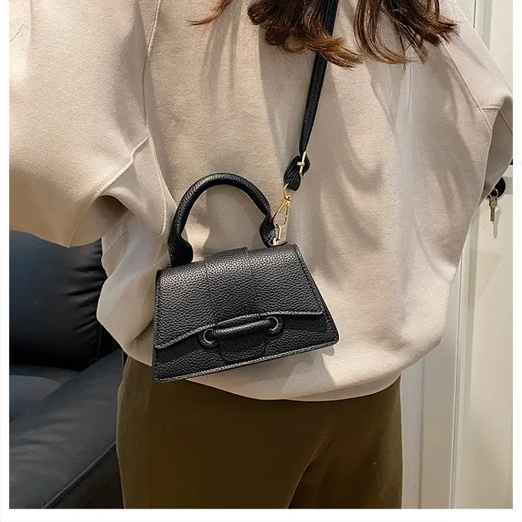 White Korean Style Shoulder Crossbody Bag 2024 — feature 17