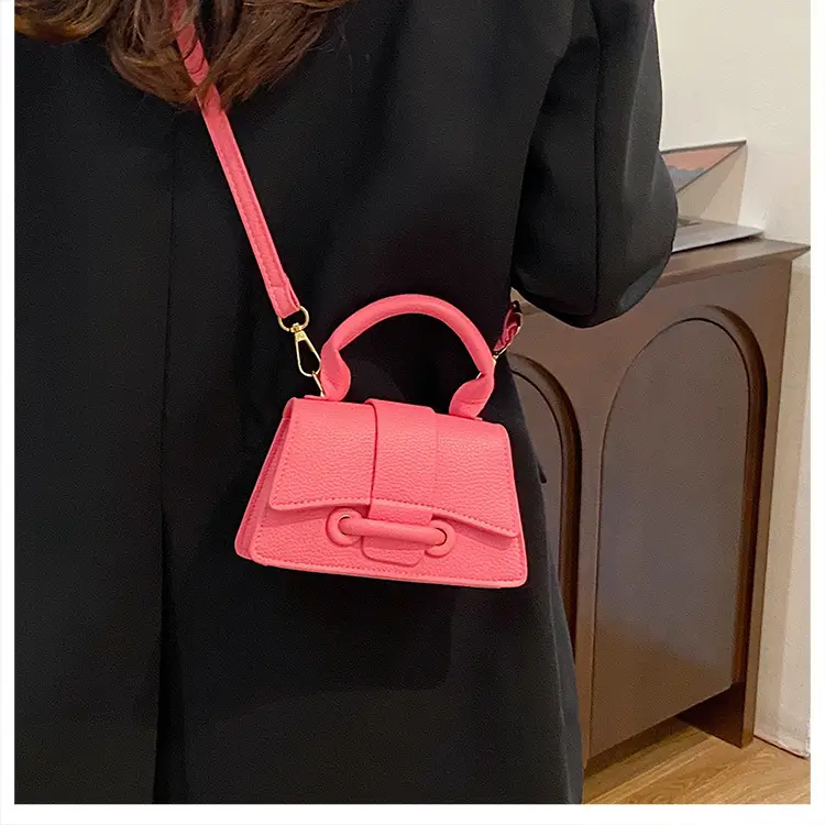 White Korean Style Shoulder Crossbody Bag 2024 — feature 33