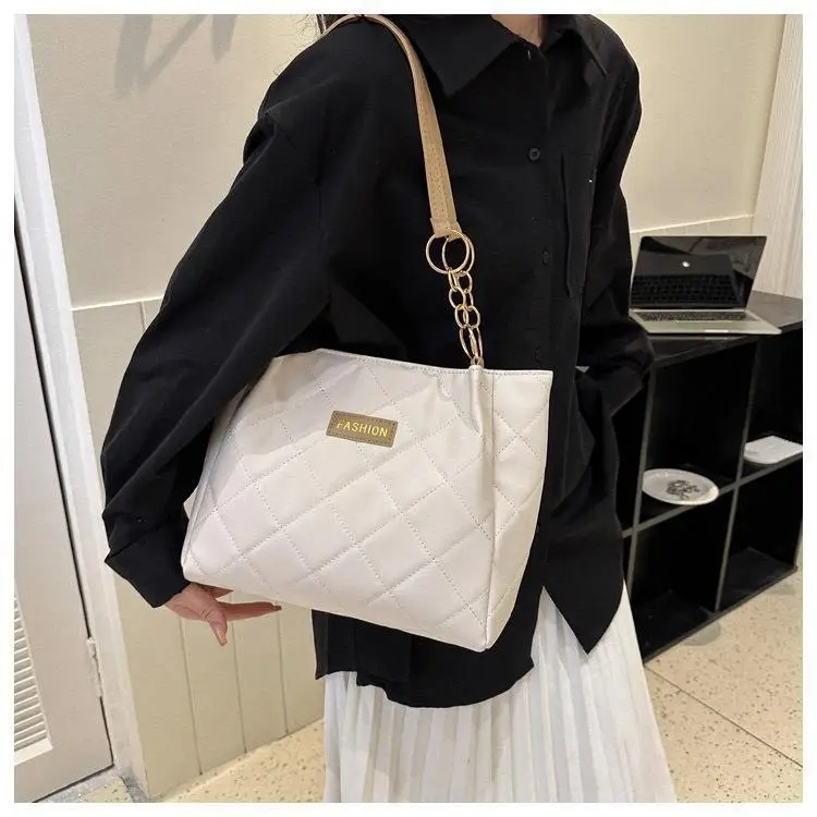 Black Quilted Tote Bag with Gold Chain for Women — feature 11