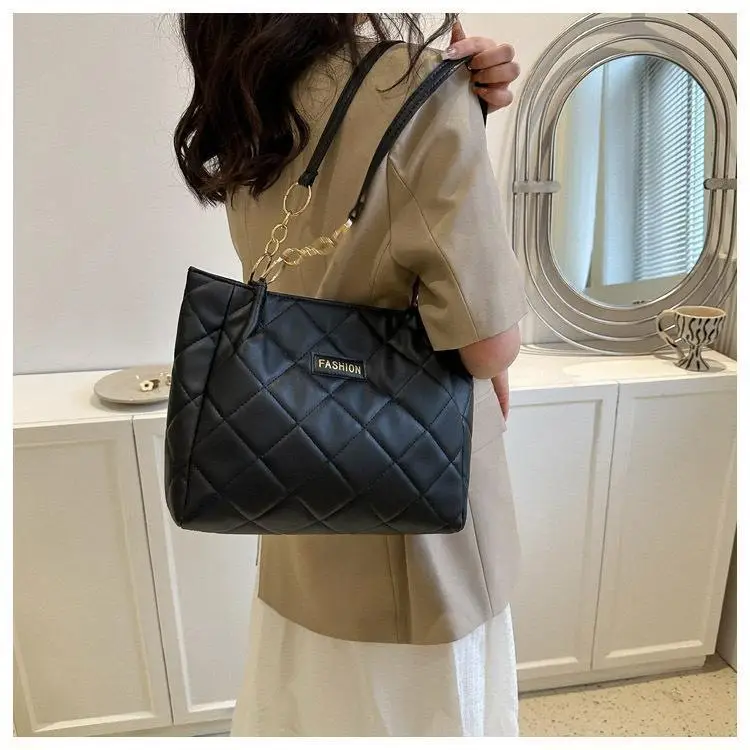 Black Quilted Tote Bag with Gold Chain for Women — feature 13