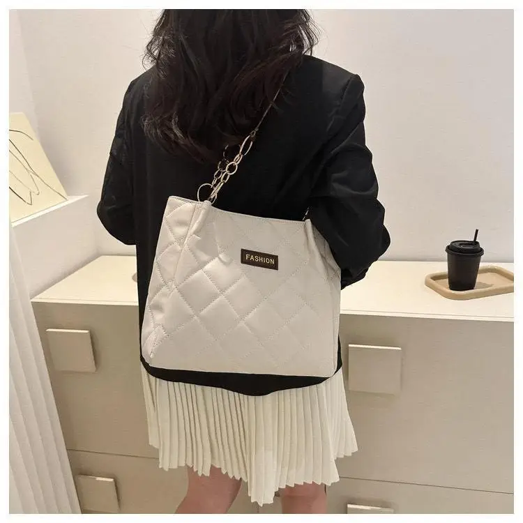 Black Quilted Tote Bag with Gold Chain for Women — feature 19