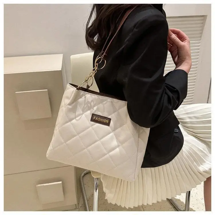 Black Quilted Tote Bag with Gold Chain for Women — feature 20