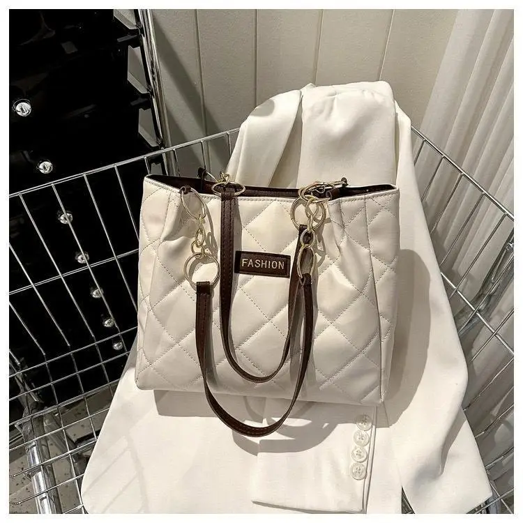 Black Quilted Tote Bag with Gold Chain for Women — feature 26