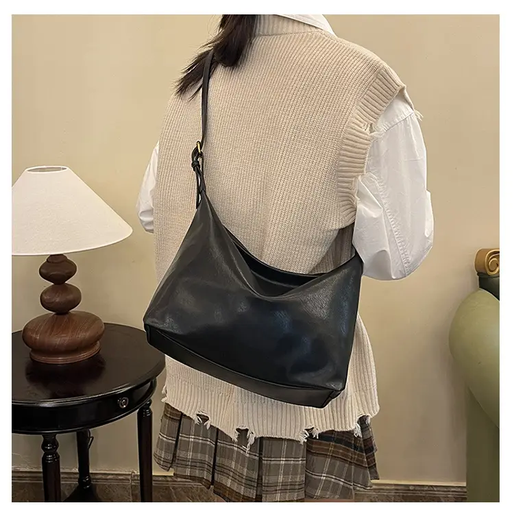 Large Capacity Women's Bag Retro 2024 Shoulder Crossbody Commuter — feature 16
