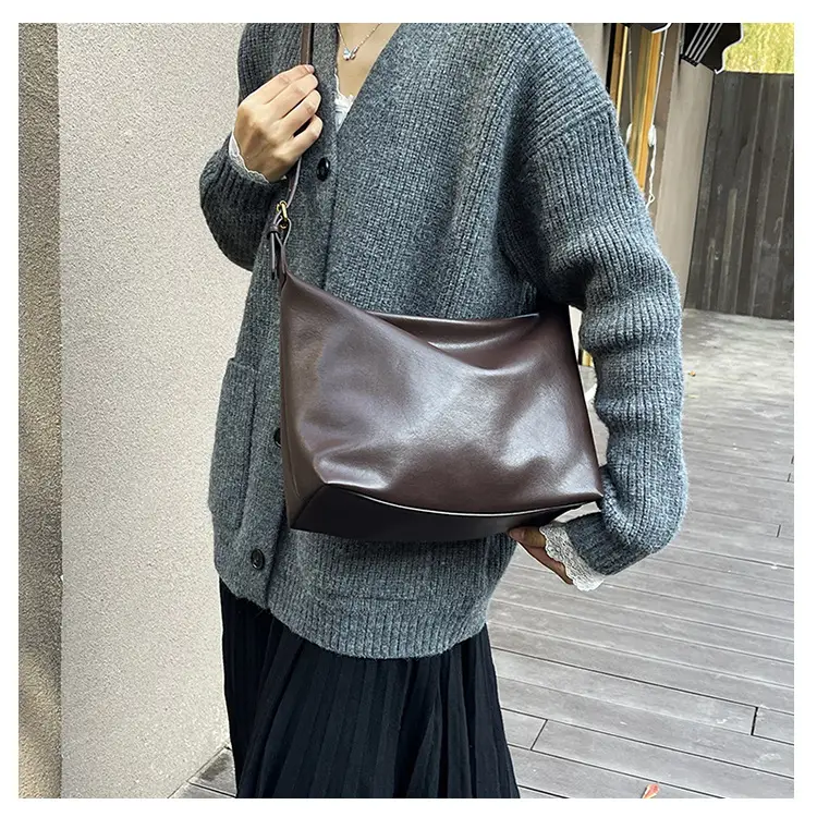 Large Capacity Women's Bag Retro 2024 Shoulder Crossbody Commuter — feature 22