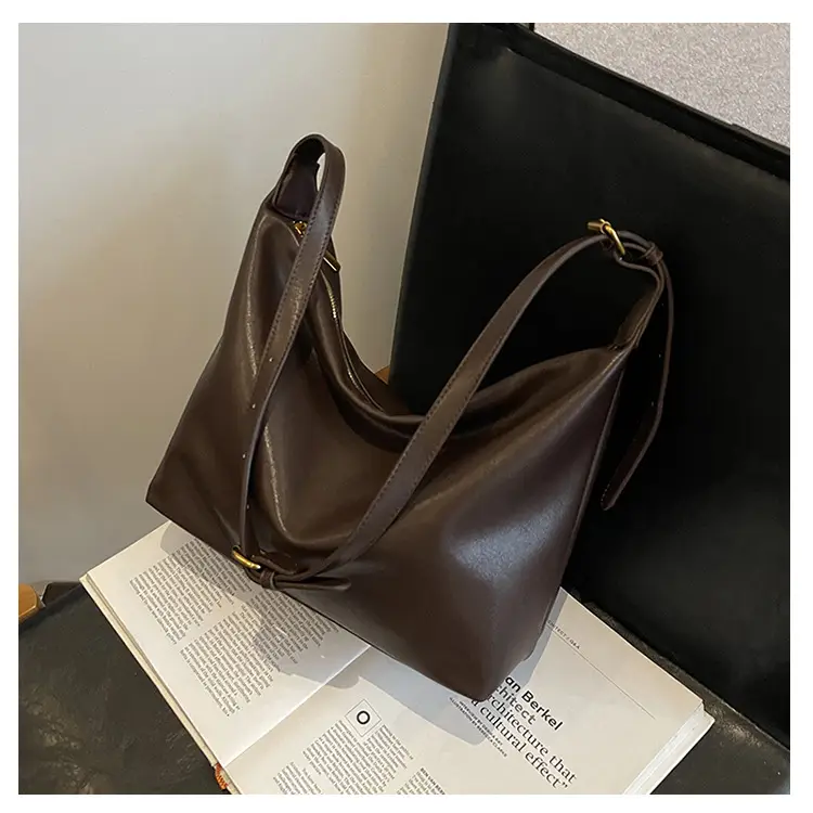 Large Capacity Women's Bag Retro 2024 Shoulder Crossbody Commuter — feature 24