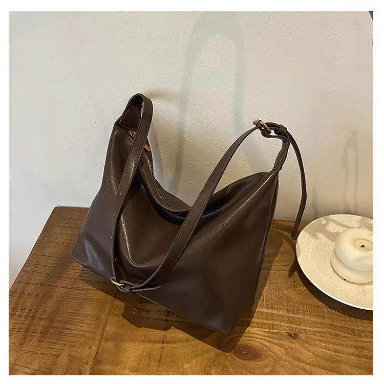 Large Capacity Women's Bag Retro 2024 Shoulder Crossbody Commuter — feature 26